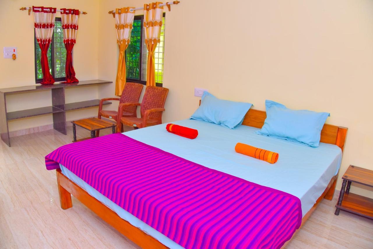 Gopi Plantation Homestay Хампи Экстерьер фото